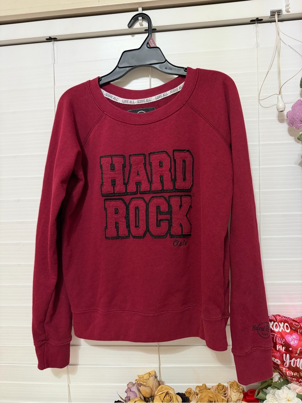 Hard Rock Cafe burgundy sweatshirt